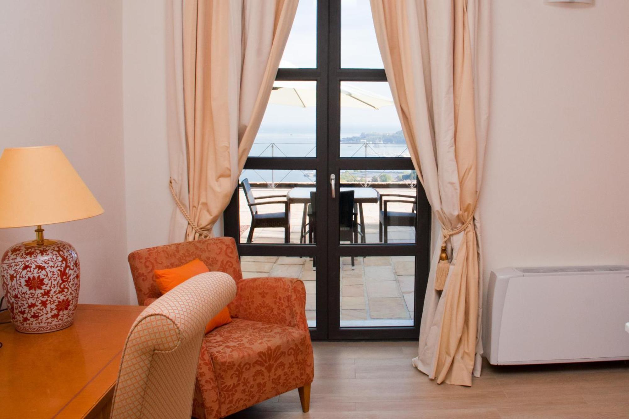 Miramare Apartments&Suites La Spezia Room photo