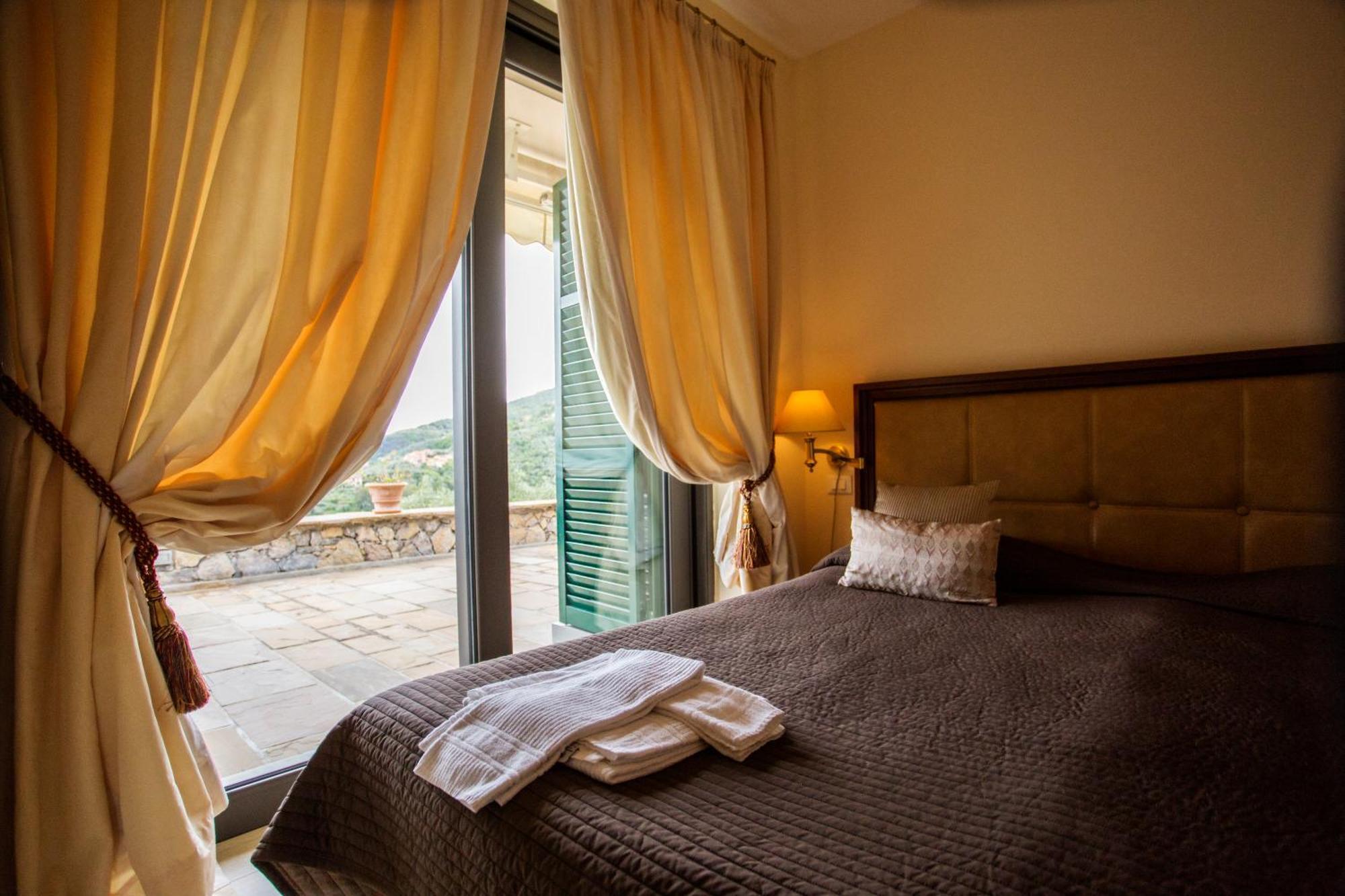 Miramare Apartments&Suites La Spezia Room photo
